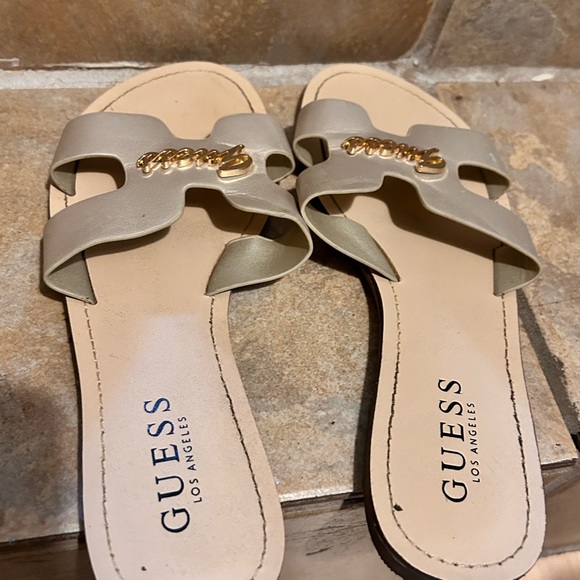Guess brand slipper - Picture 3 of 3